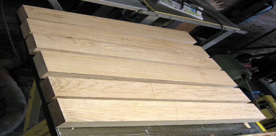 Holzschilder, Gedenktafel